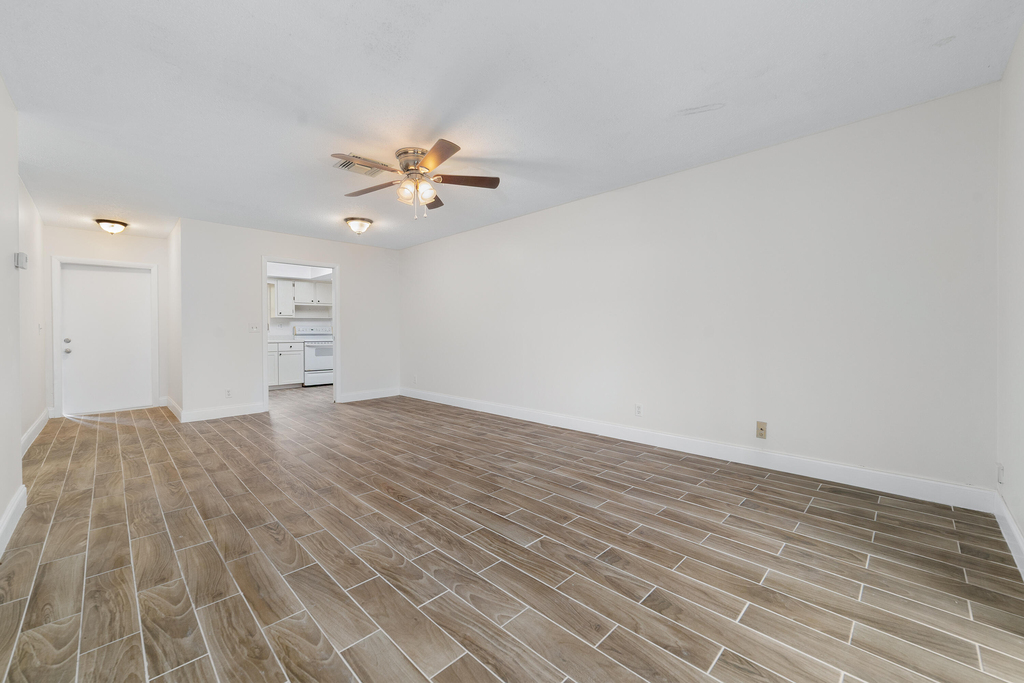 2567 Dudley Drive W - Photo 9