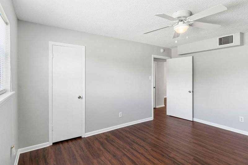 932 7th Avenue N - Photo 2