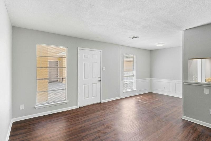 932 7th Avenue N - Photo 5