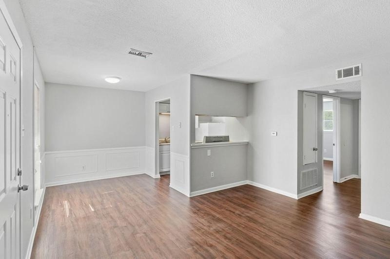 932 7th Avenue N - Photo 7