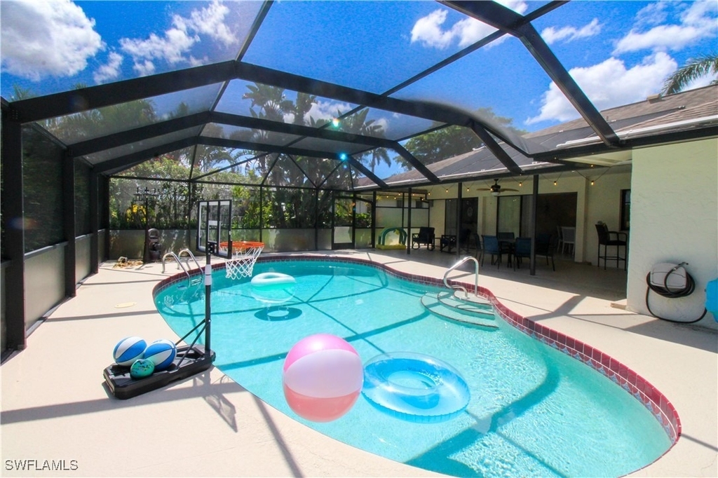 213 Bay Meadows Drive - Photo 0