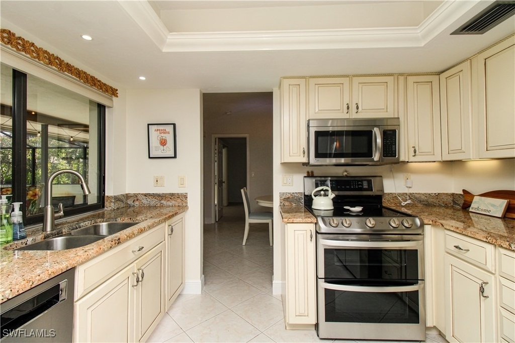 213 Bay Meadows Drive - Photo 19