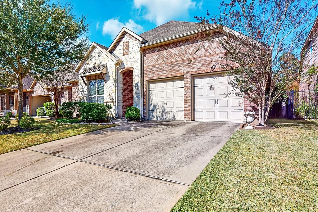 151 W Wading Pond Circle - Photo 1