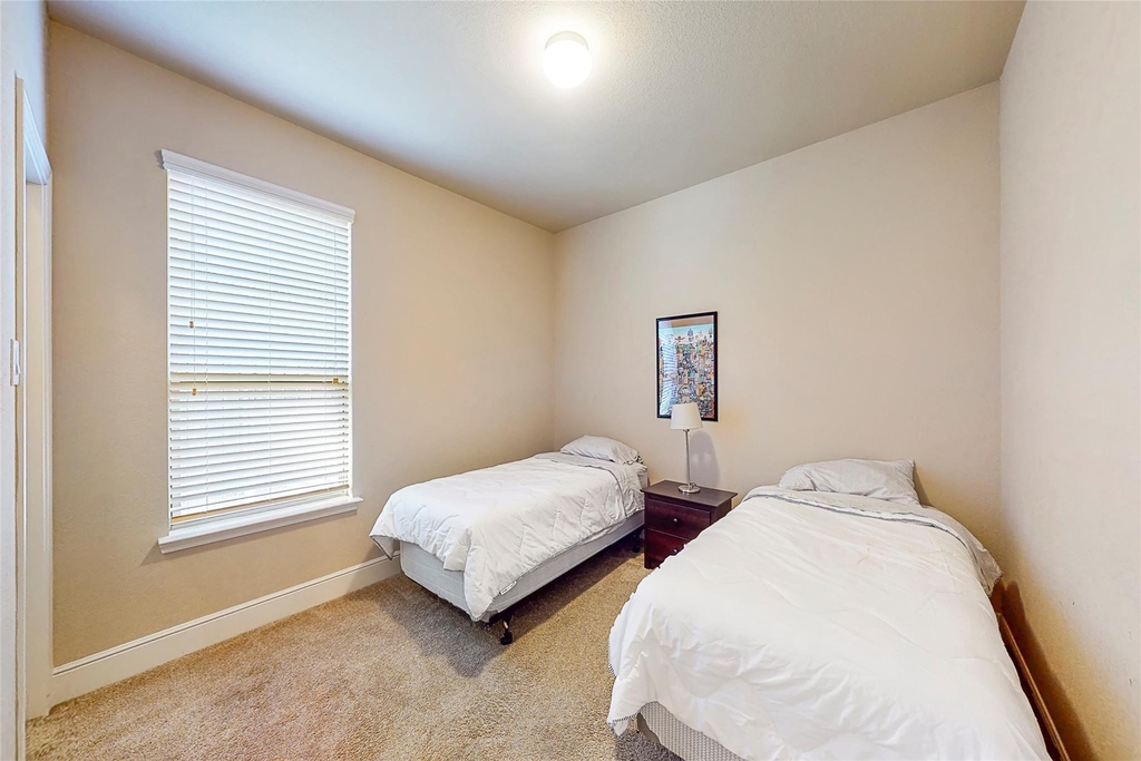 151 W Wading Pond Circle - Photo 4