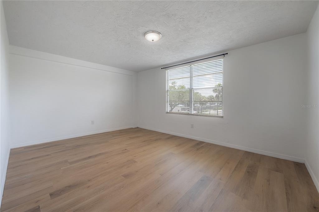 4681 1st Street Ne - Photo 6
