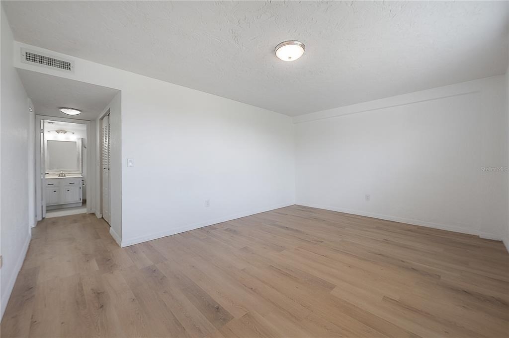 4681 1st Street Ne - Photo 7