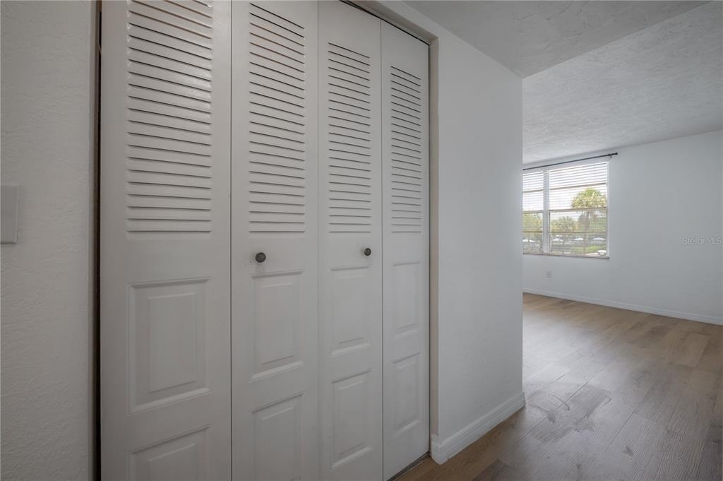 4681 1st Street Ne - Photo 5