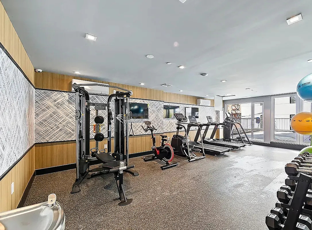 333 Linden Boulevard - Photo 10
