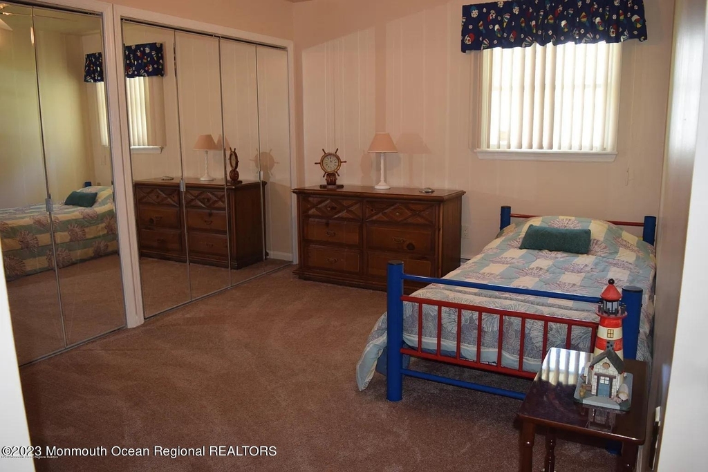 470 Monmouth Place - Photo 18