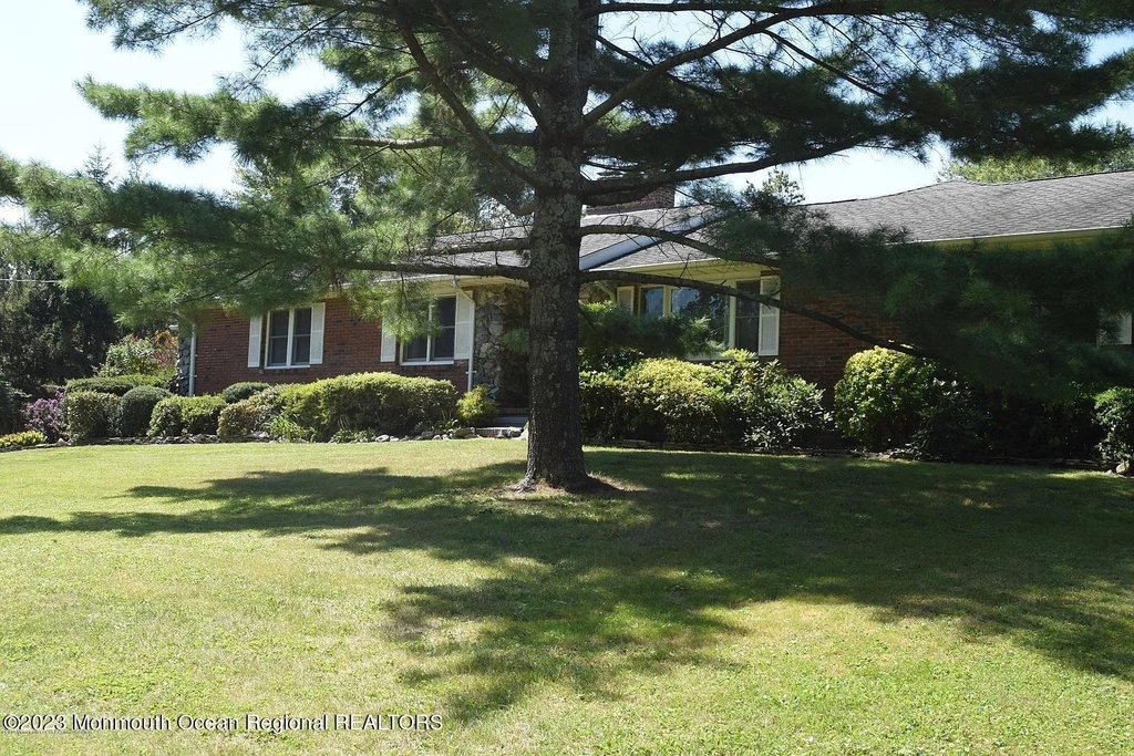 470 Monmouth Place - Photo 22