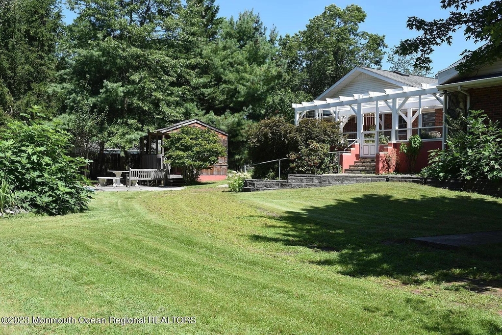 470 Monmouth Place - Photo 24