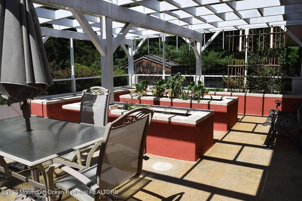 470 Monmouth Place - Photo 12