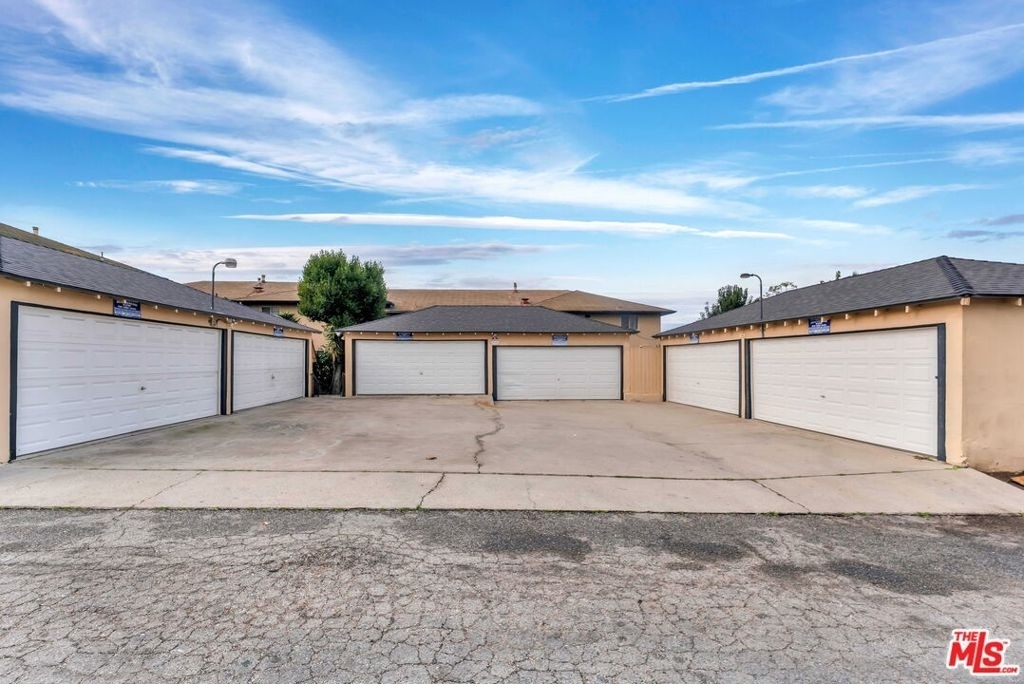 4121 Santo Tomas Drive - Photo 3