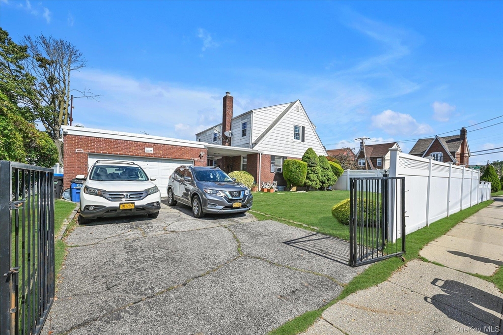 95-26 243rd Street - Photo 18