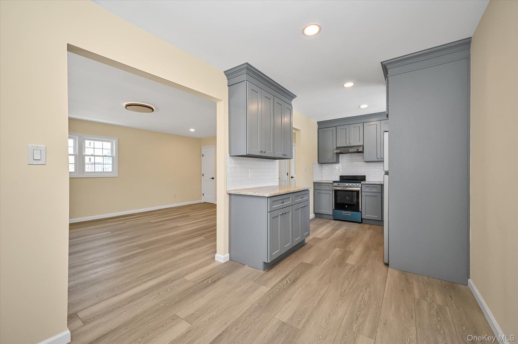95-26 243rd Street - Photo 5