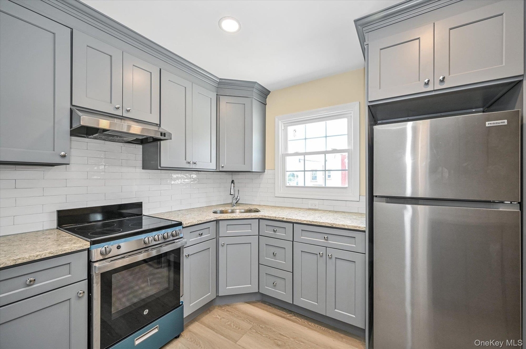95-26 243rd Street - Photo 8