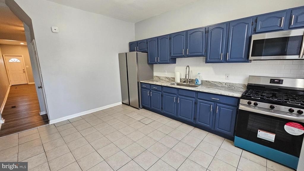 2805 Erdman Avenue - Photo 5