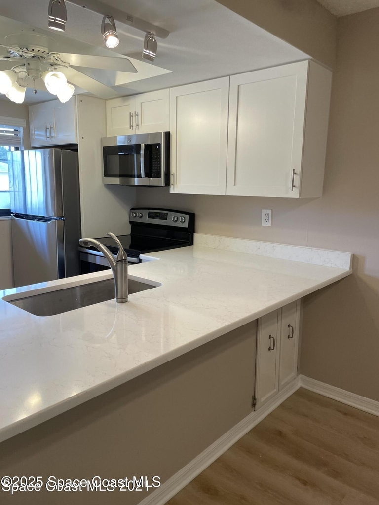 1720 Murrell Road - Photo 9