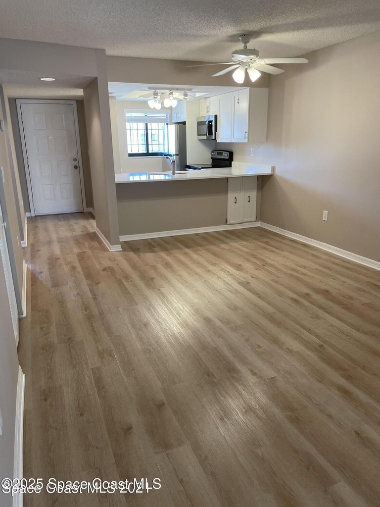 1720 Murrell Road - Photo 2