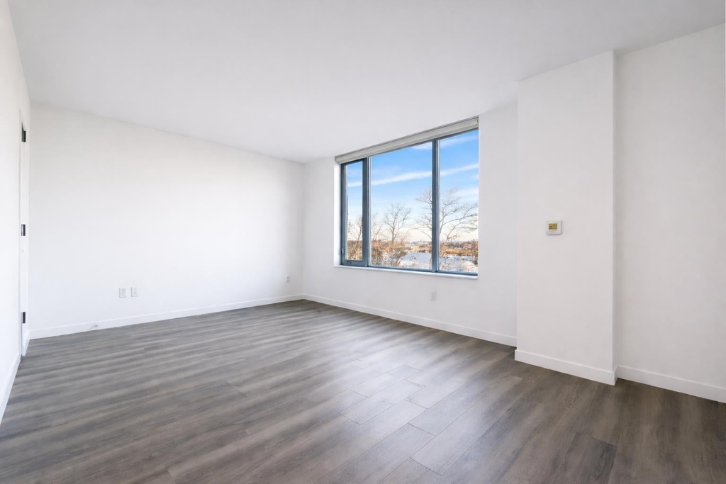 1524 Sheepshead Bay Road - Photo 3