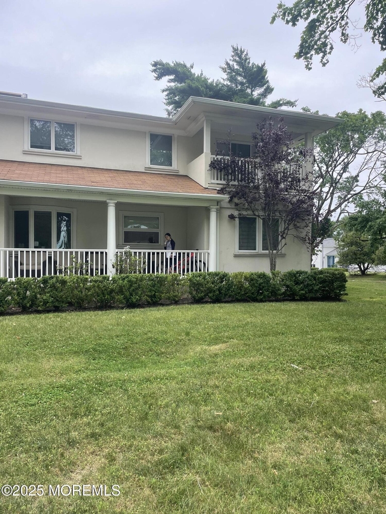 400 Grant Avenue - Photo 1