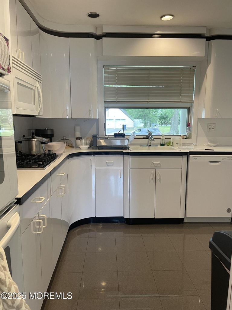 400 Grant Avenue - Photo 13