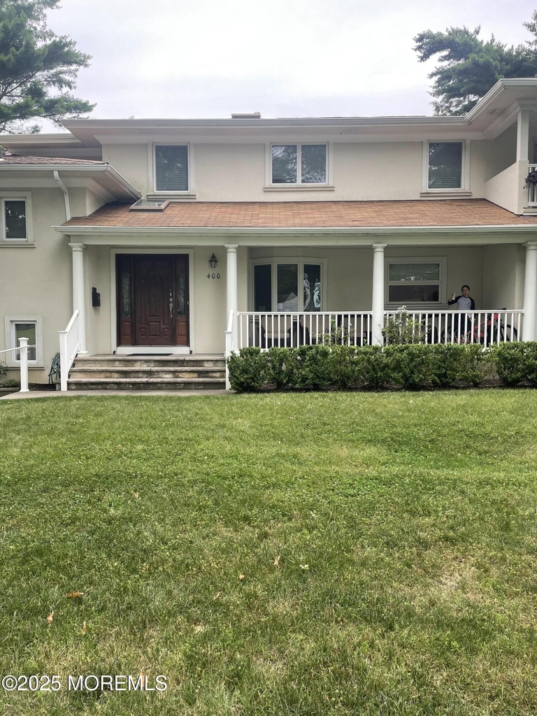 400 Grant Avenue - Photo 0