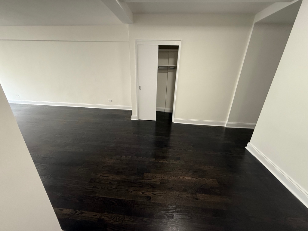 219 East 69th Street - Photo 12