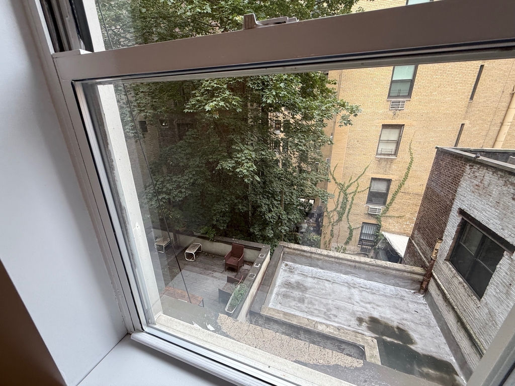 147 East 72nd Street - Photo 2