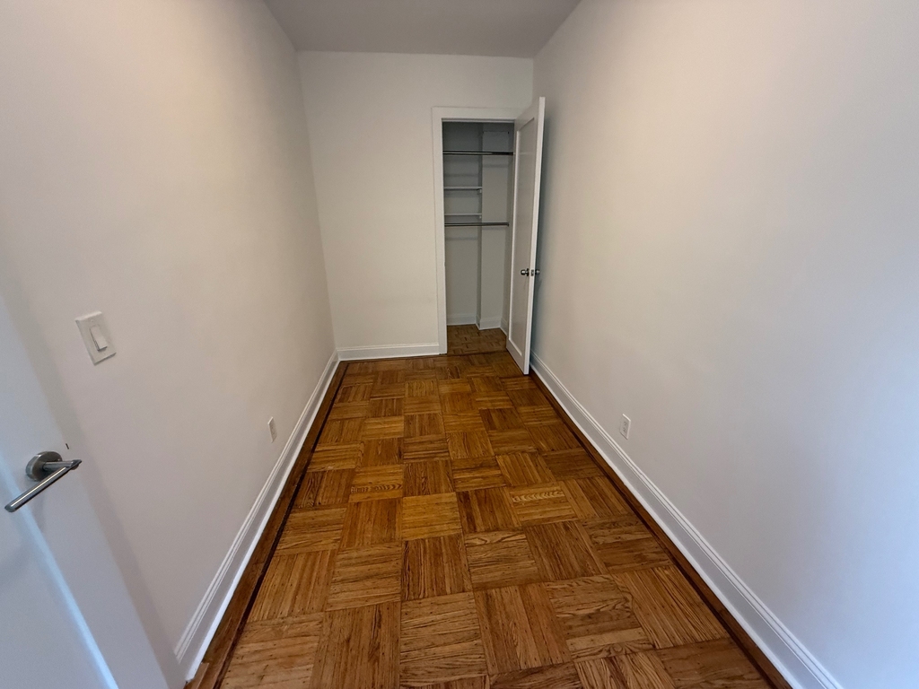 147 East 72nd Street - Photo 3