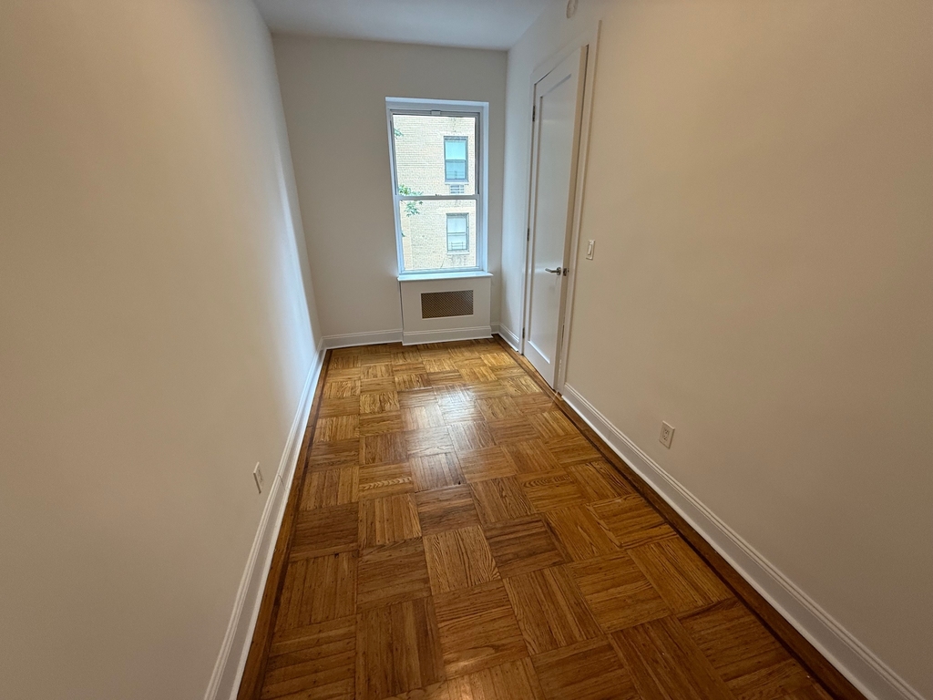 147 East 72nd Street - Photo 4