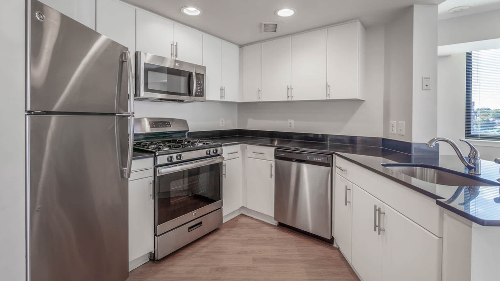 1401 S. Joyce Street - Photo 7