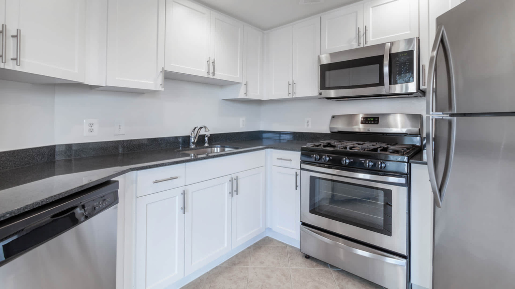 1401 S. Joyce Street - Photo 8
