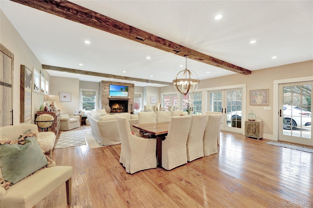 198 South Country Road - Photo 2