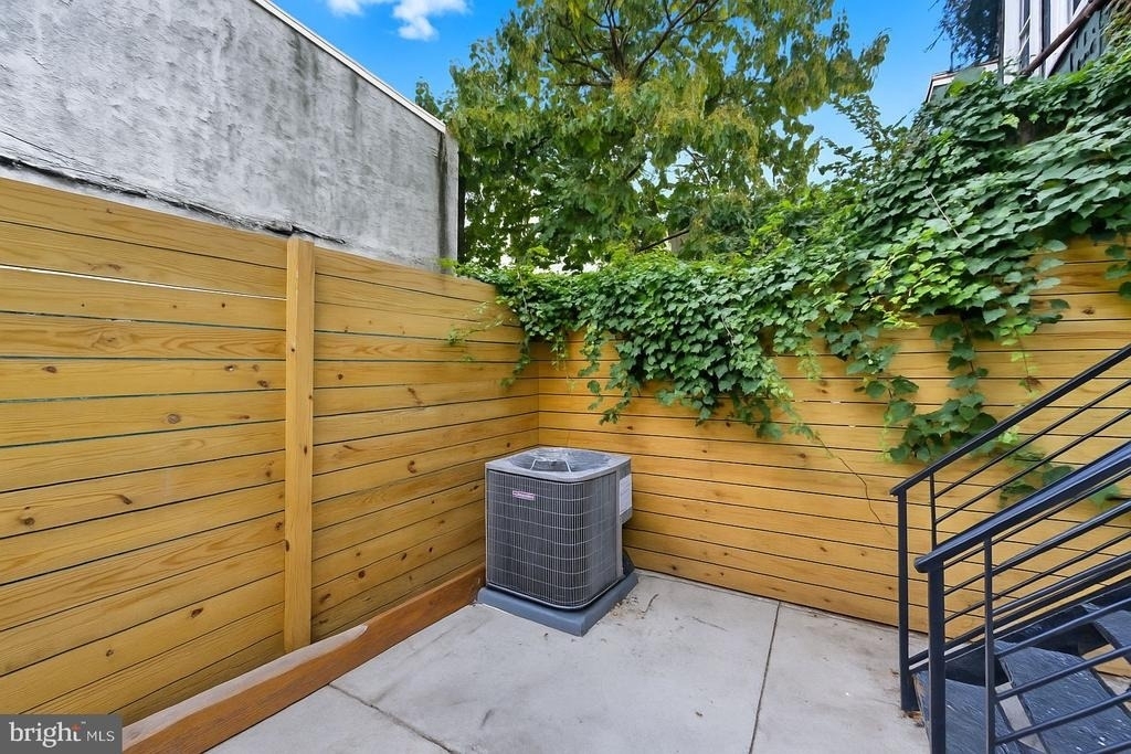 2713 W Montgomery Avenue - Photo 23