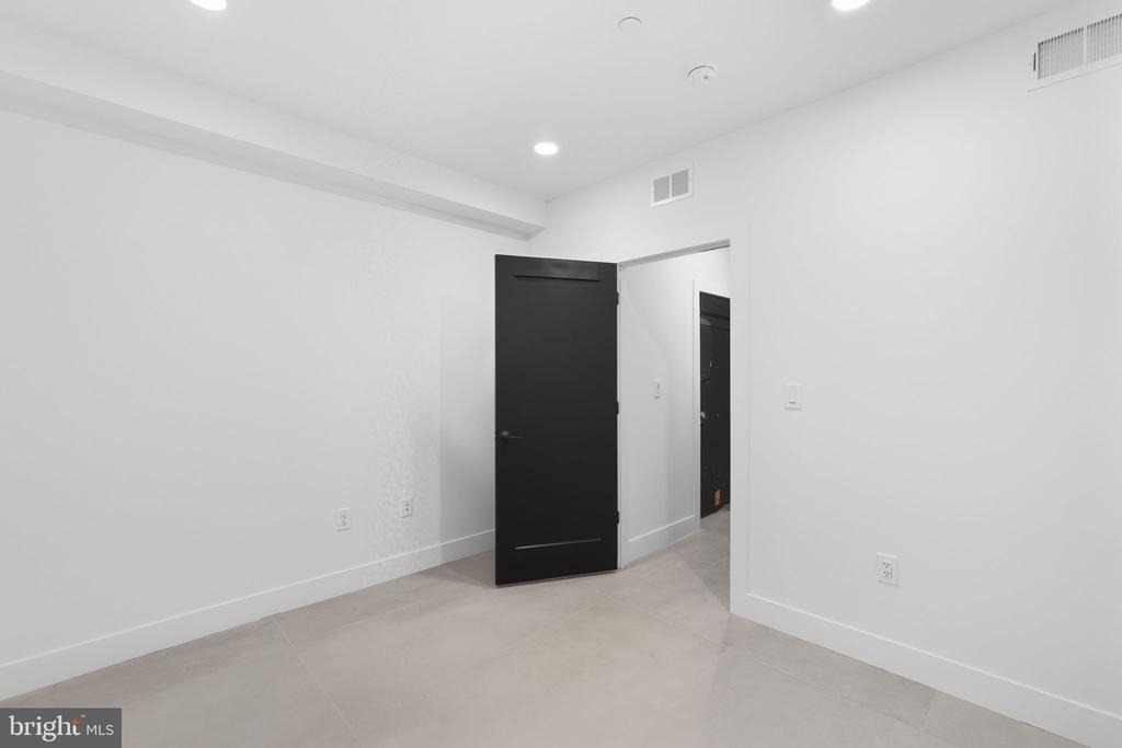 2713 W Montgomery Avenue - Photo 20