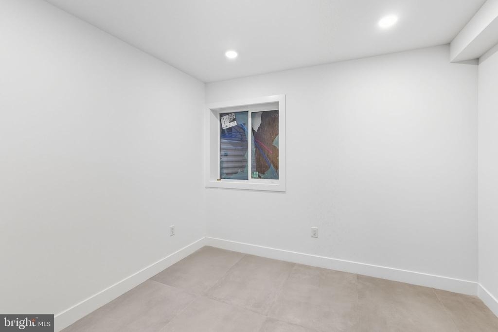 2713 W Montgomery Avenue - Photo 19