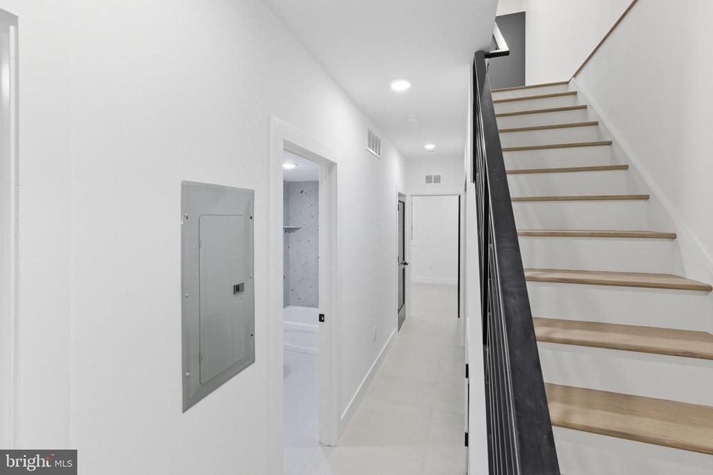 2713 W Montgomery Avenue - Photo 12