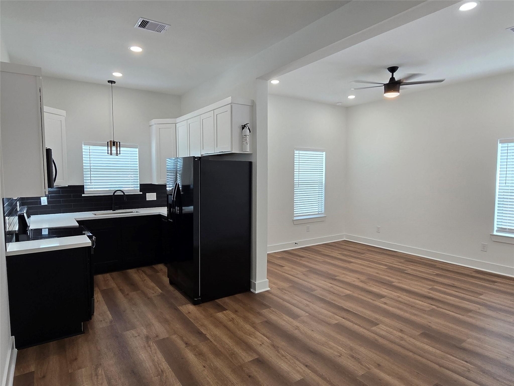 9808 Pelsey - Photo 2