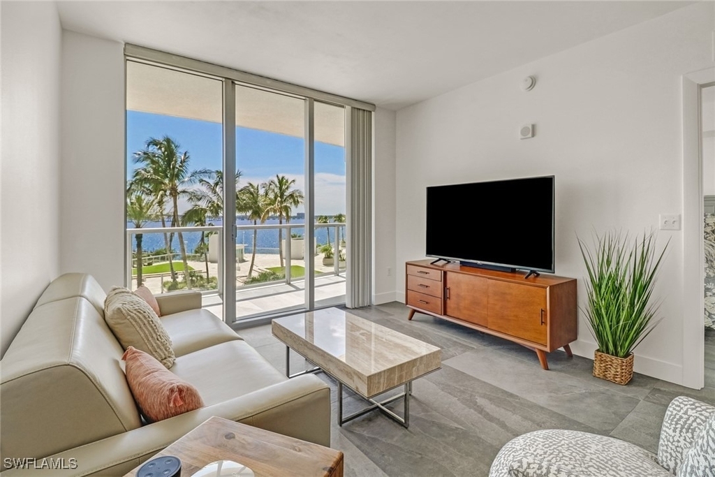 3000 Oasis Grand Boulevard - Photo 0