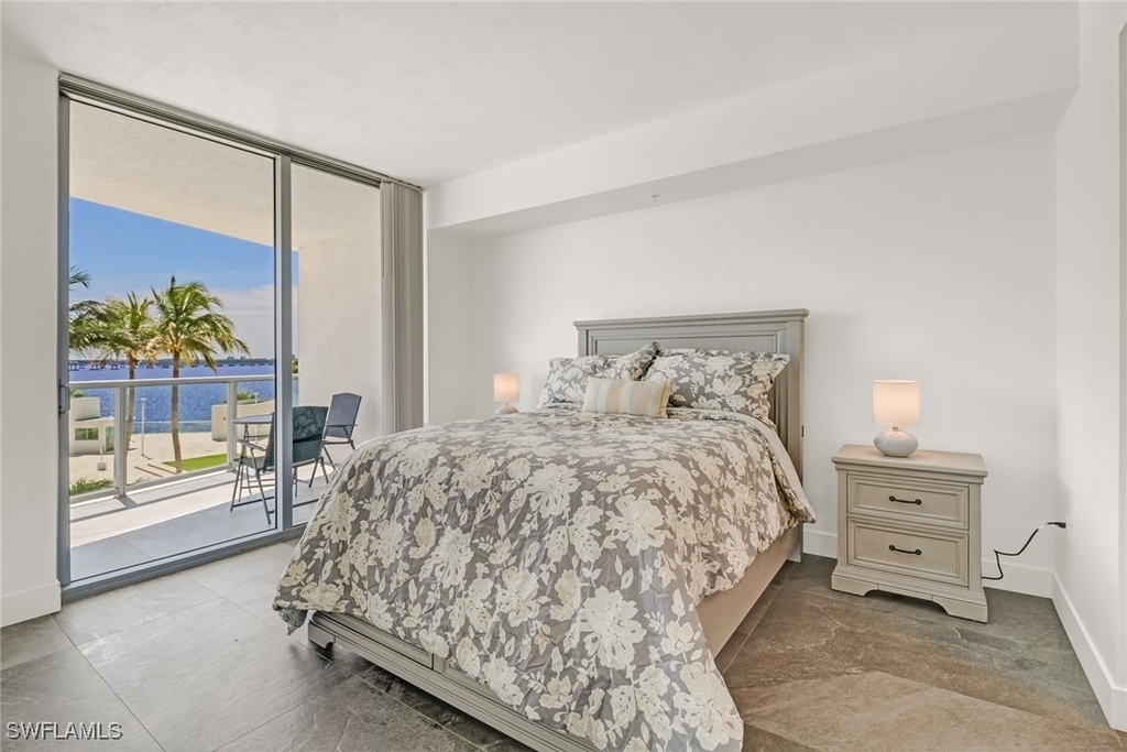 3000 Oasis Grand Boulevard - Photo 16
