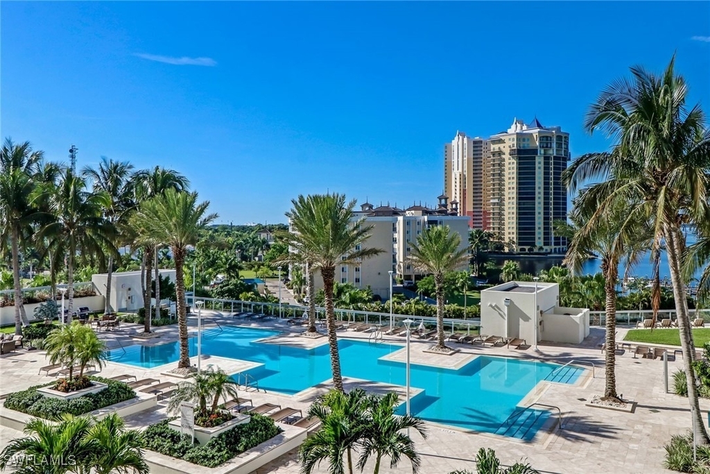 3000 Oasis Grand Boulevard - Photo 32