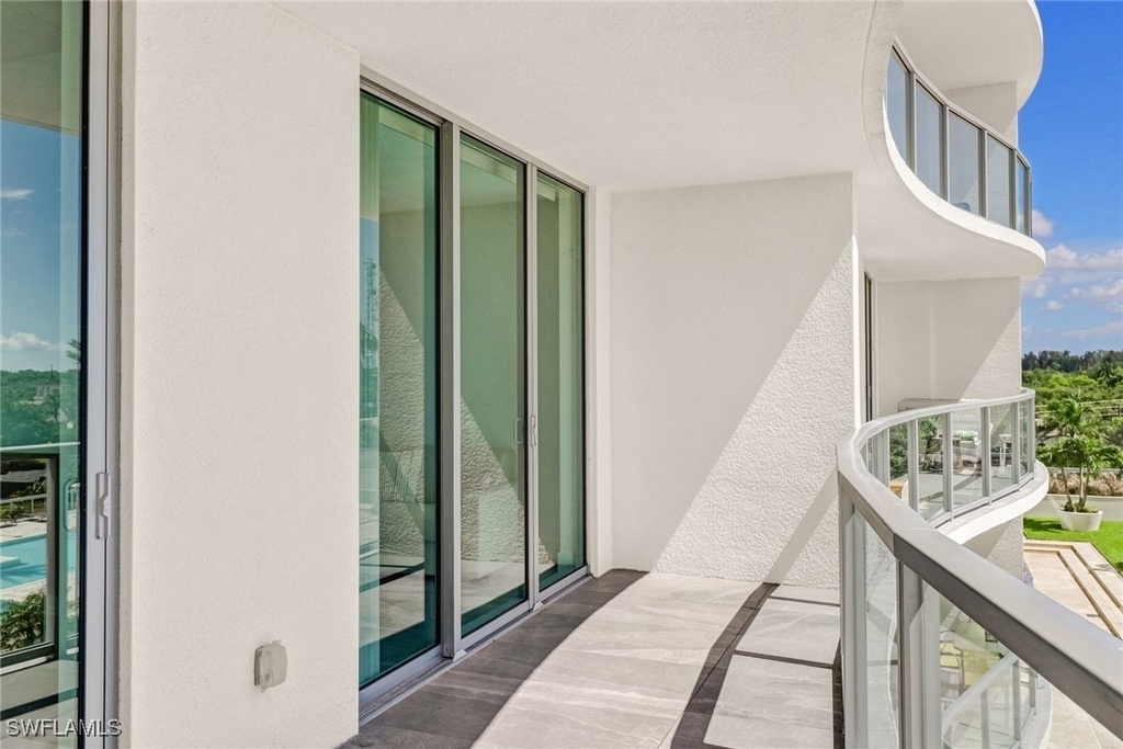 3000 Oasis Grand Boulevard - Photo 25