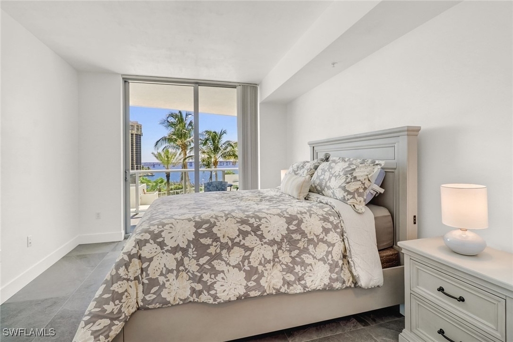 3000 Oasis Grand Boulevard - Photo 17