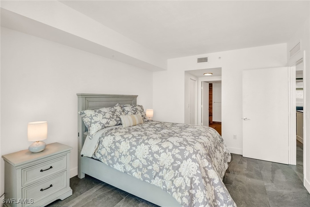 3000 Oasis Grand Boulevard - Photo 18