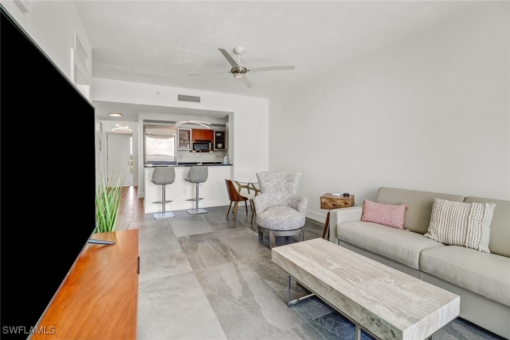 3000 Oasis Grand Boulevard - Photo 7