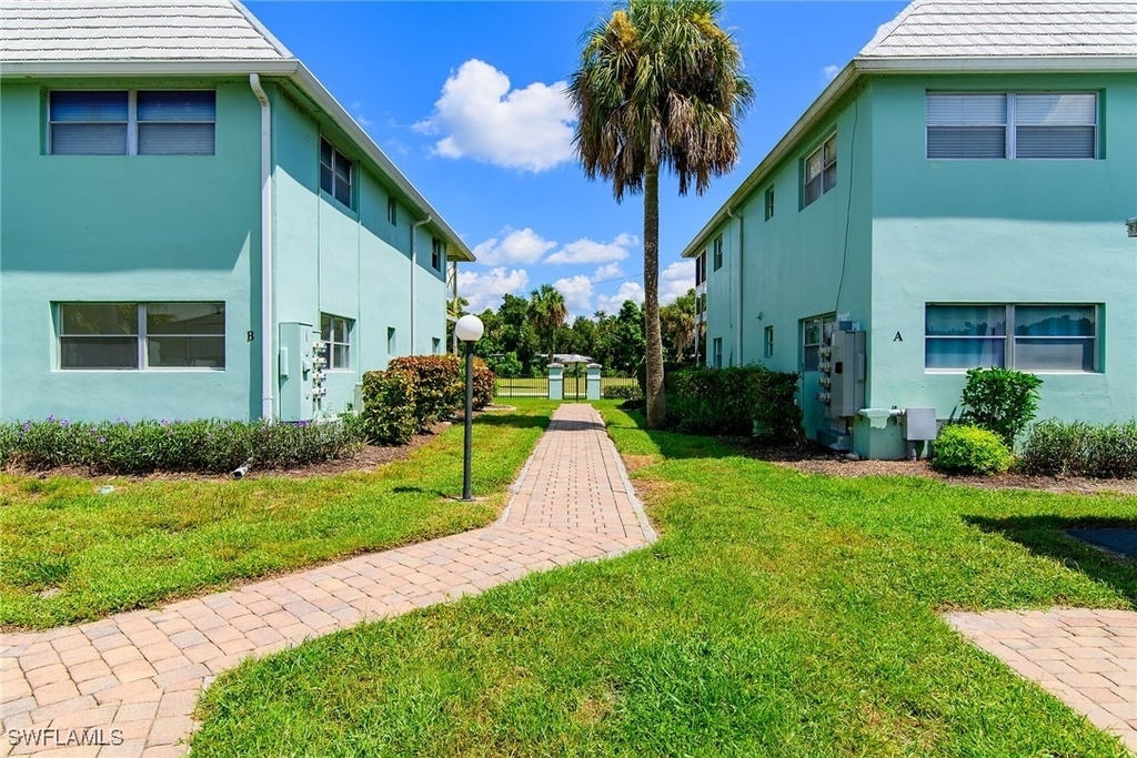 3225 E Riverside Drive - Photo 18