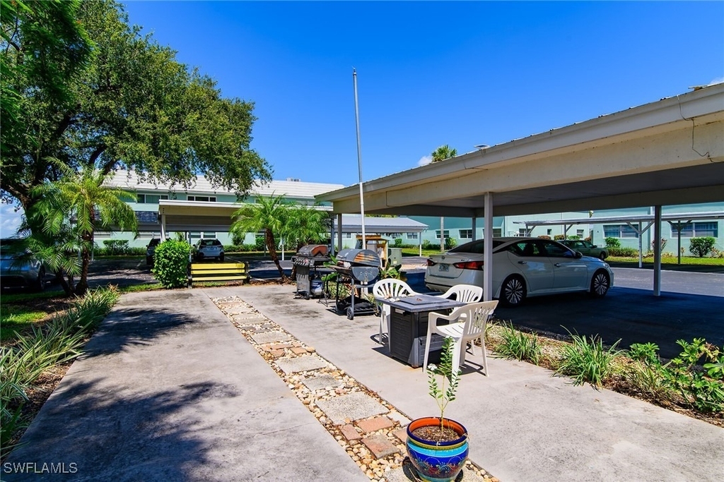 3225 E Riverside Drive - Photo 13