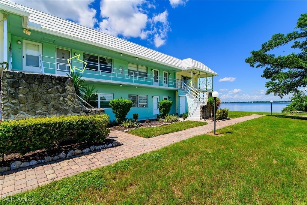 3225 E Riverside Drive - Photo 19