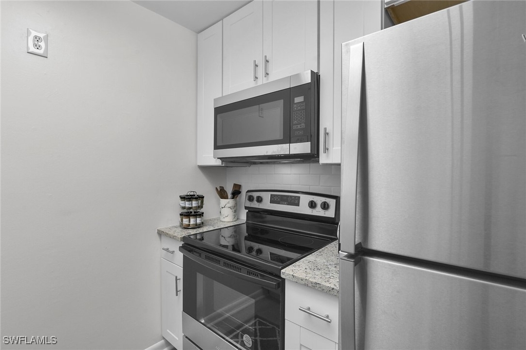 3225 E Riverside Drive - Photo 8